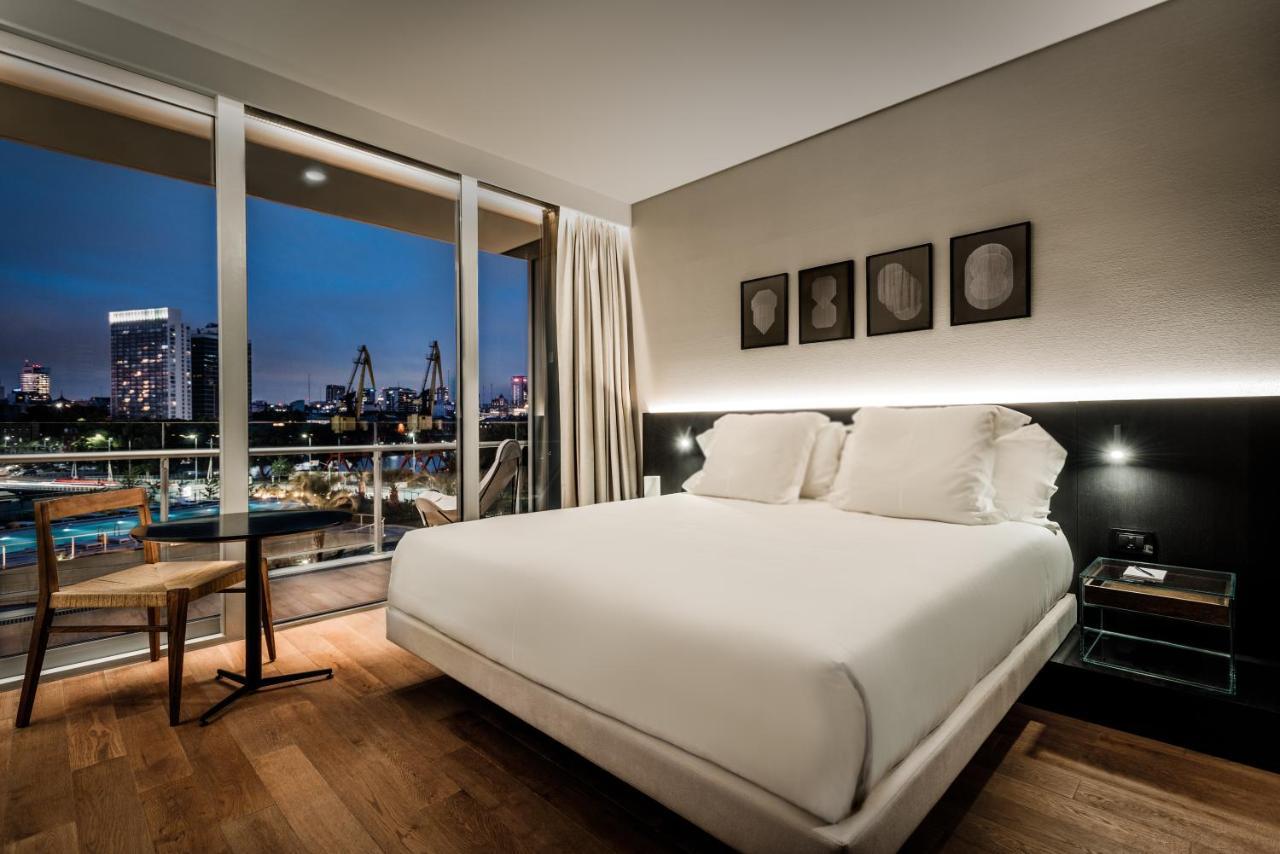 Sls Buenos Aires Puerto Madero Hotel Kültér fotó A bedroom at the London Edition