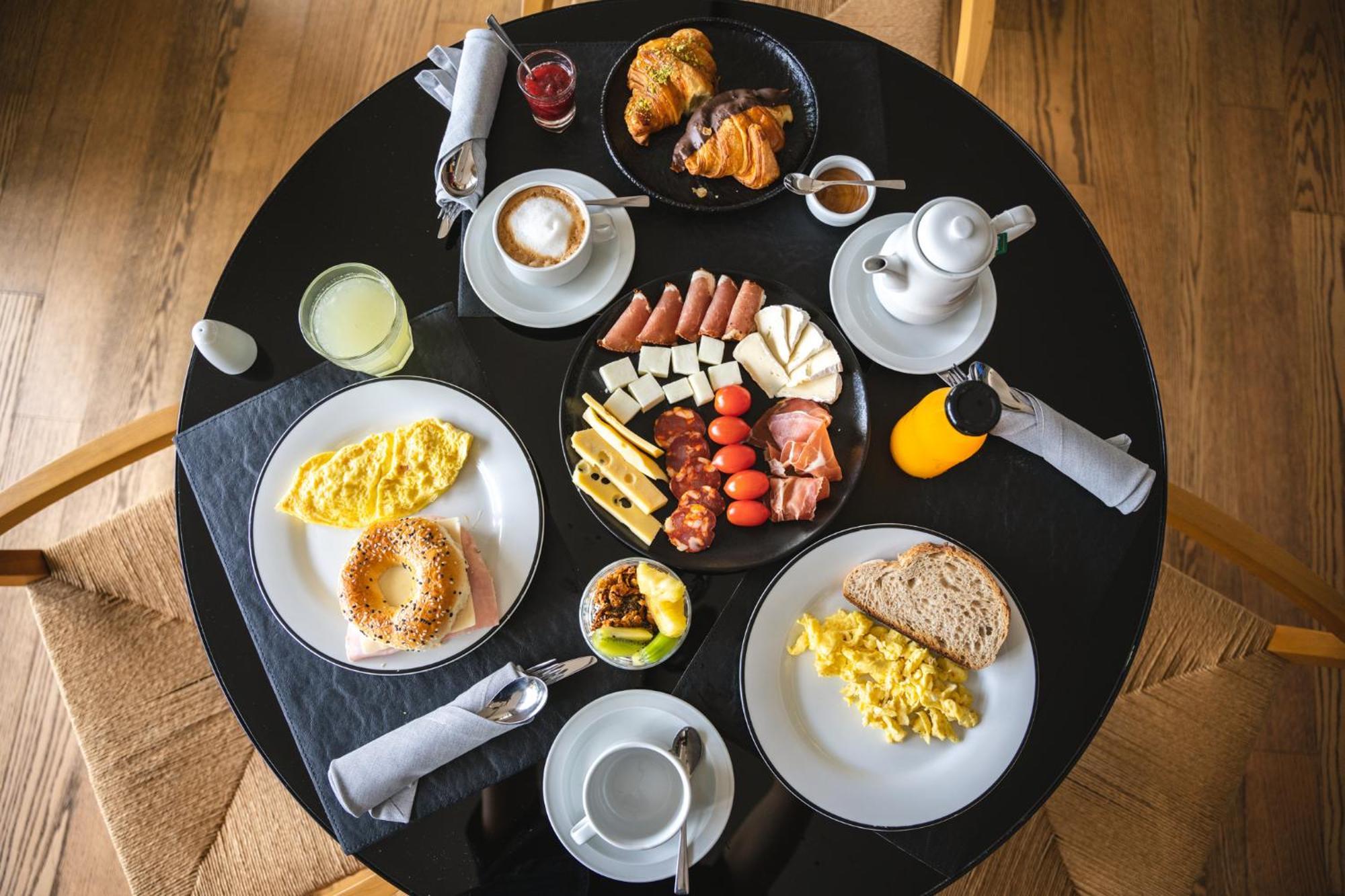 Sls Buenos Aires Puerto Madero Hotel Kültér fotó A typical breakfast in the UK